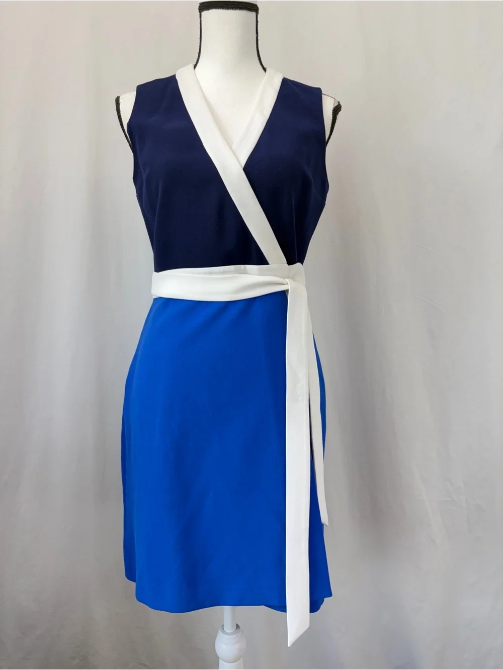 Diane Von Furstenberg DVF Gracie Wrap Dress Sz 6 Blue White V-neck Color Block - Picture 3 of 17